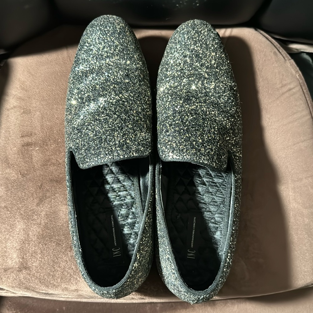 Nice dress shoes. Worn couple times